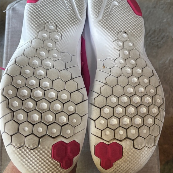 Nike Women's Bright Pink Athletic Shoes - Picture 3 of 6